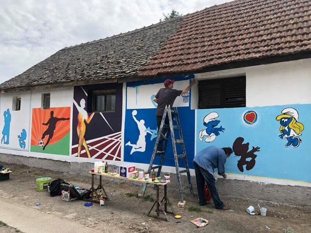 У Врбасу вирус корона пробудио спортски дух: Из корова никло и дечје игралиште, а у плану летњиковац и зидани роштиљ